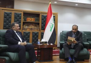 Al-Karkh University of Science is received by the Ministry of Culture and Tourism to participate in solving strategic problems